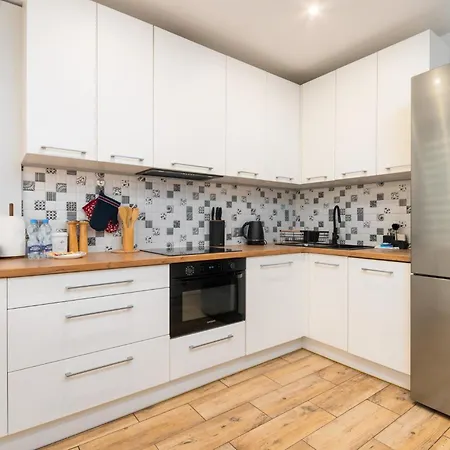 Plac Grunwaldzki Inviting By Bookinghost *