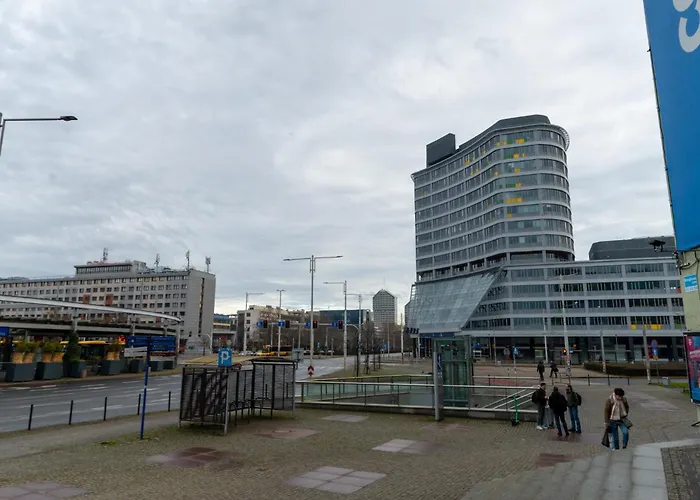 Apartment Plac Grunwaldzki Inviting By Bookinghost